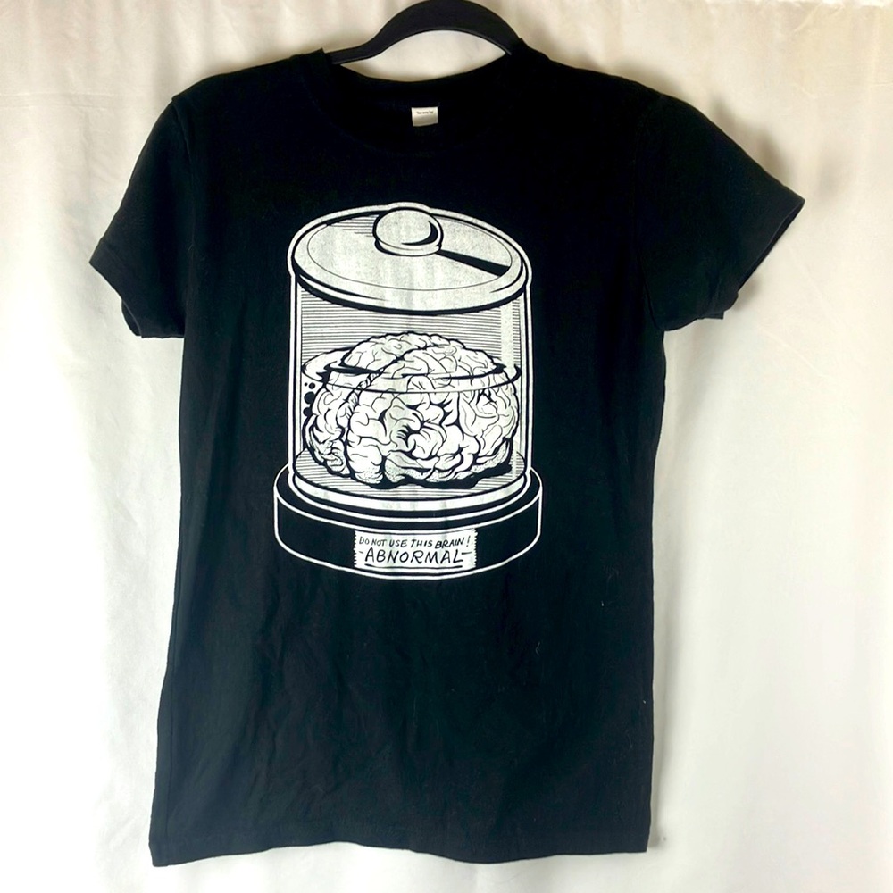 Black Do not use this brain logo tee size medium